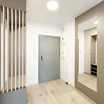 With Balcony Near Airport With Parking Διαμέρισμα
